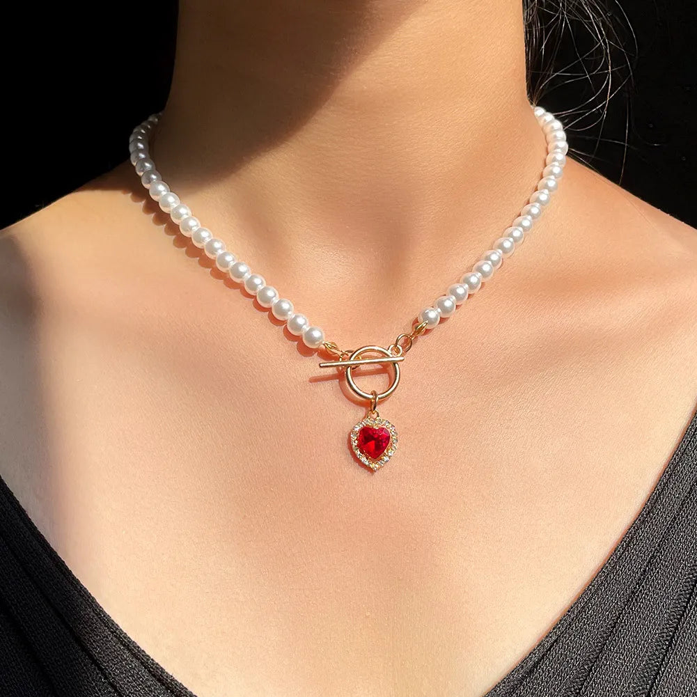 Collar de perlas tipo gargantilla con cuentas