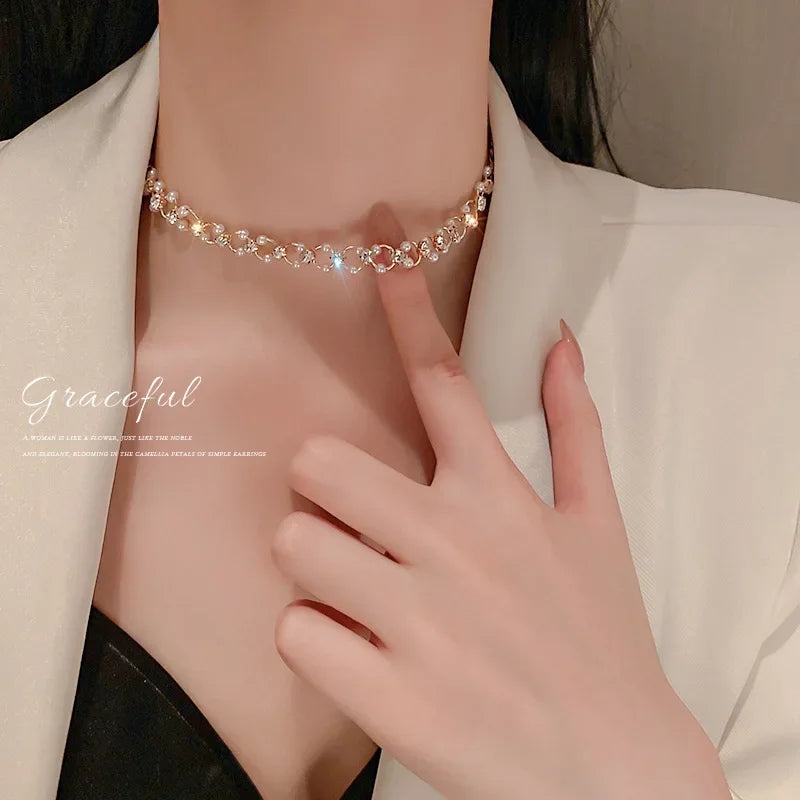 Collar de perlas tipo gargantilla con cuentas