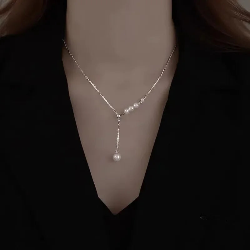 Collar de perlas tipo gargantilla con cuentas