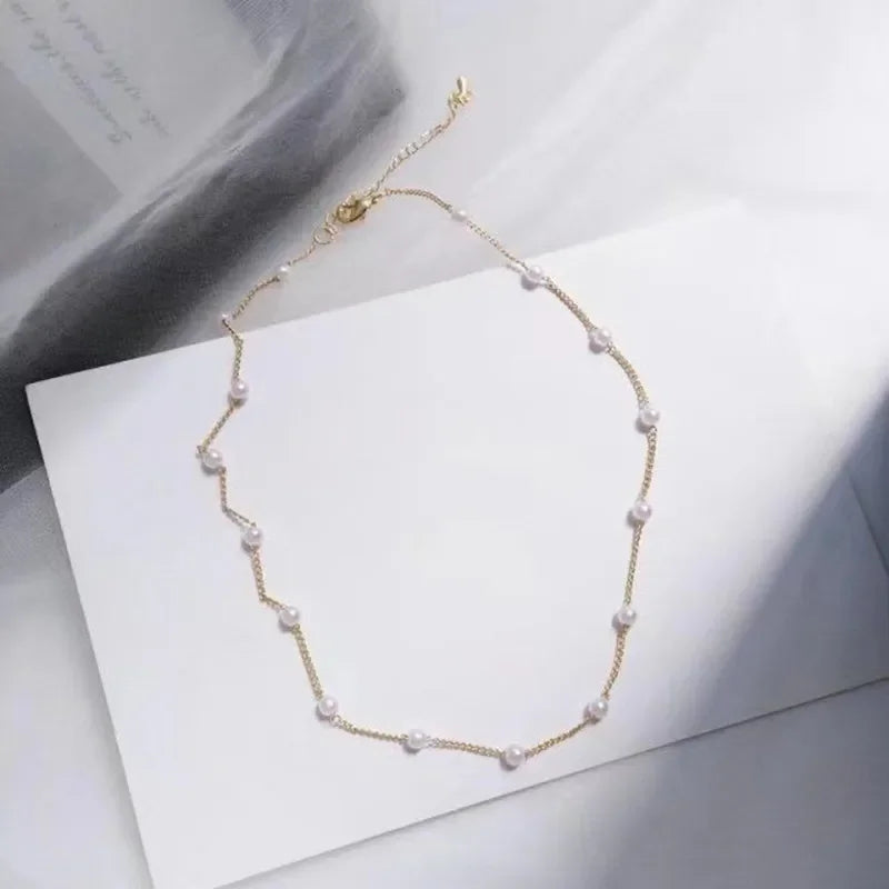 Collar de perlas tipo gargantilla con cuentas