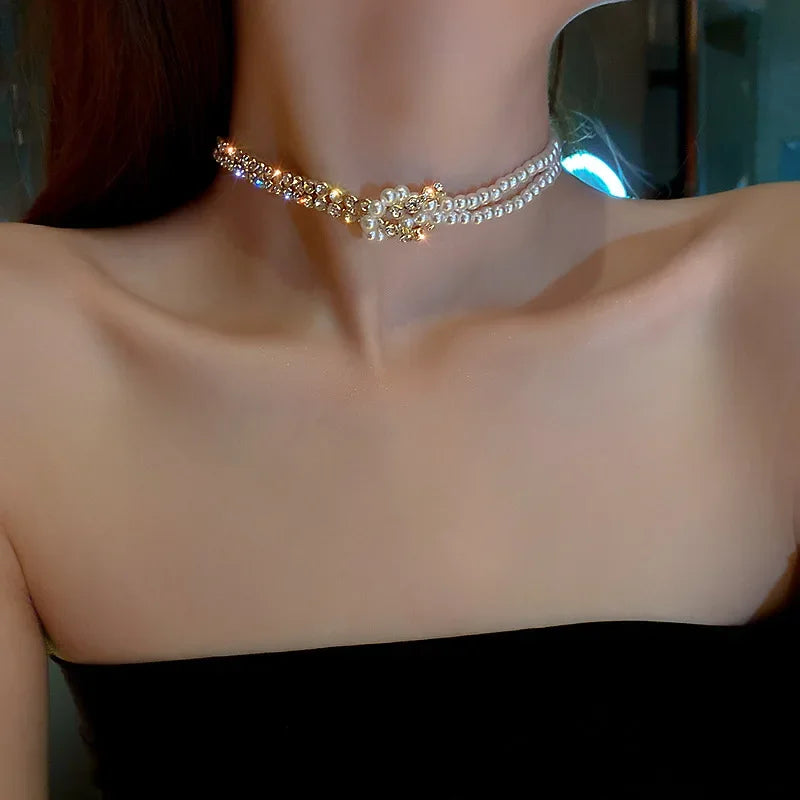 Collar de perlas tipo gargantilla con cuentas