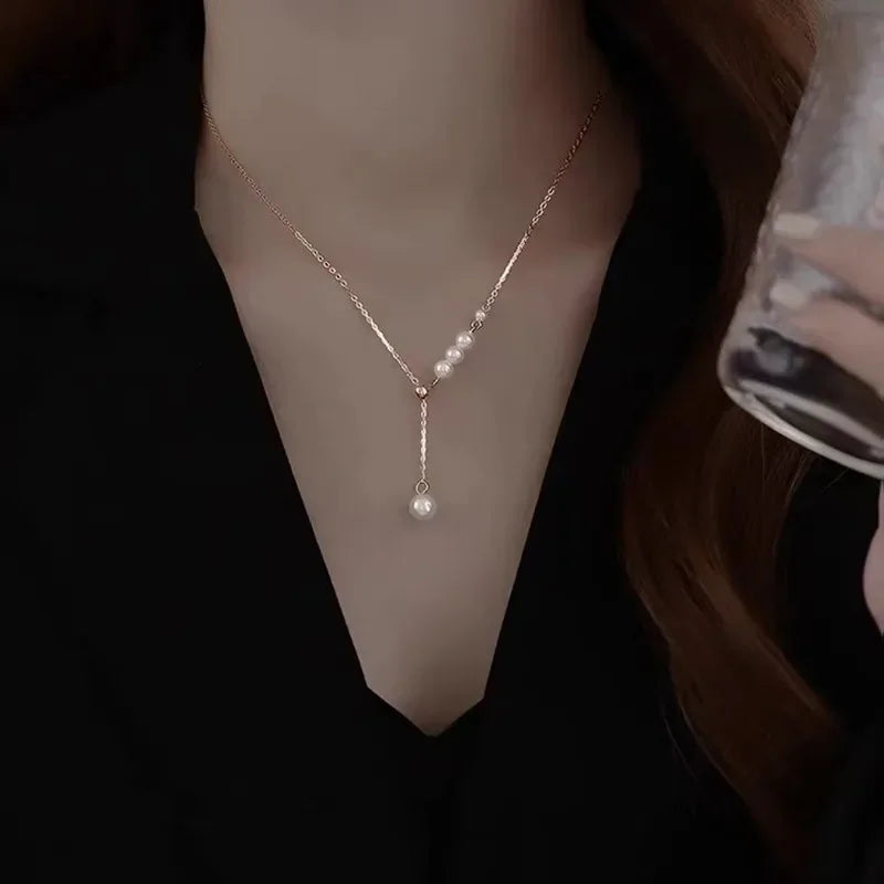 Collar de perlas tipo gargantilla con cuentas