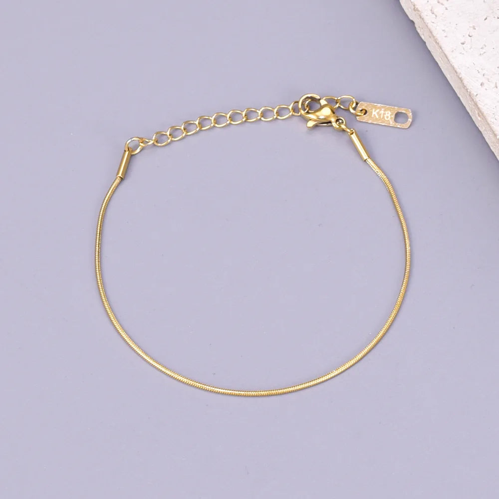 Cadena de espina de serpiente elegante y sencilla