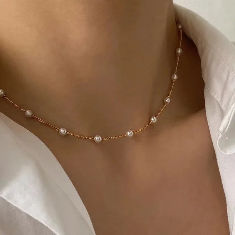 Collar de perlas tipo gargantilla con cuentas
