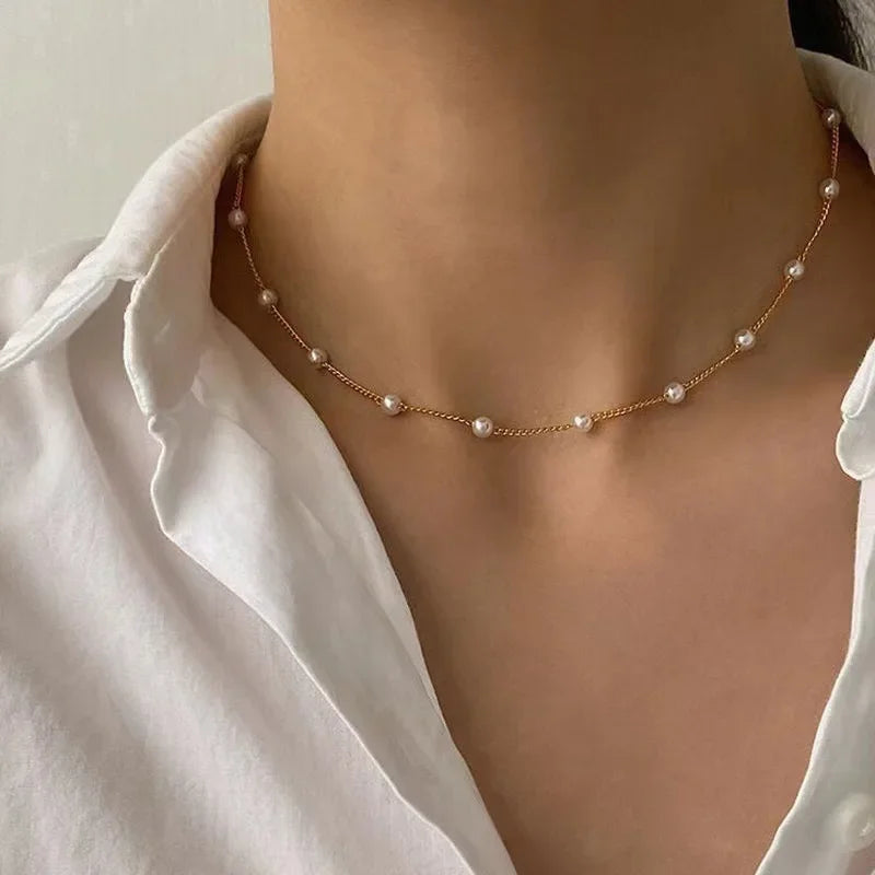 Collar de perlas tipo gargantilla con cuentas