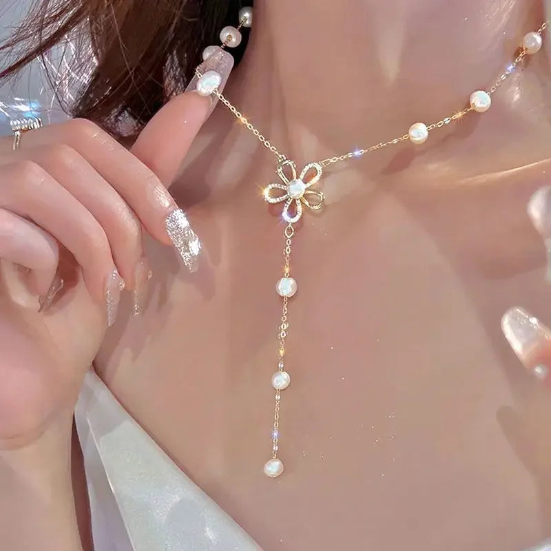 Collar de perlas tipo gargantilla con cuentas