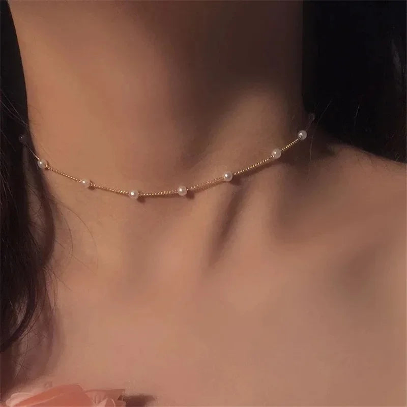Collar de perlas tipo gargantilla con cuentas