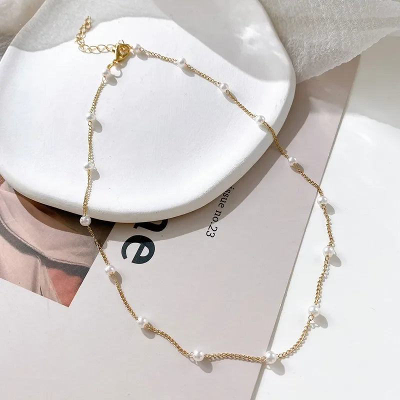 Collar de perlas tipo gargantilla con cuentas