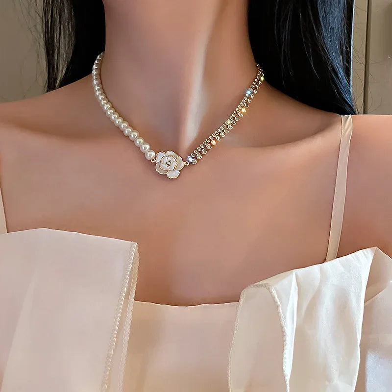 Collar de perlas tipo gargantilla con cuentas