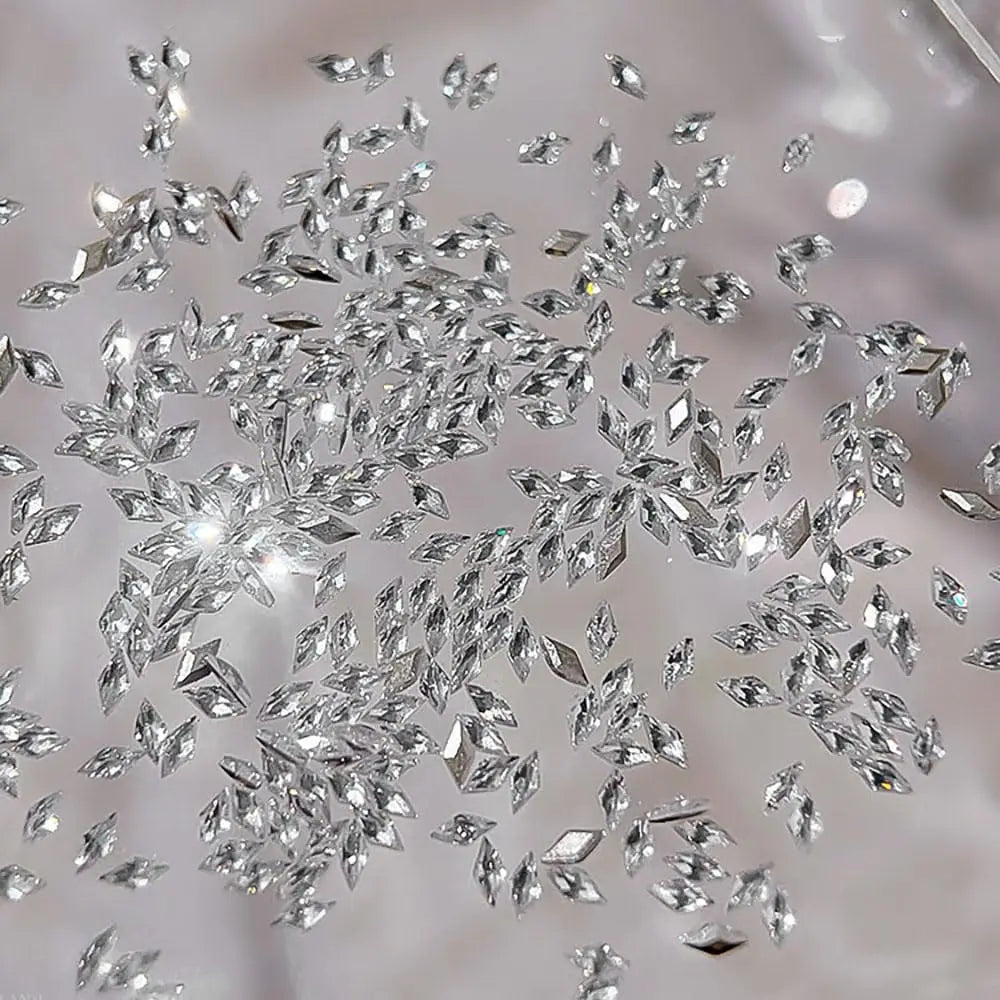 100 unidades Brillantes de Zircón con Diamantes de Imitación para Uñas, 1.5*3mm Mini Gemas Romboidales de Parte Trasera Plana para Decoración de Uñas, Artesanía y Diamantes GT5