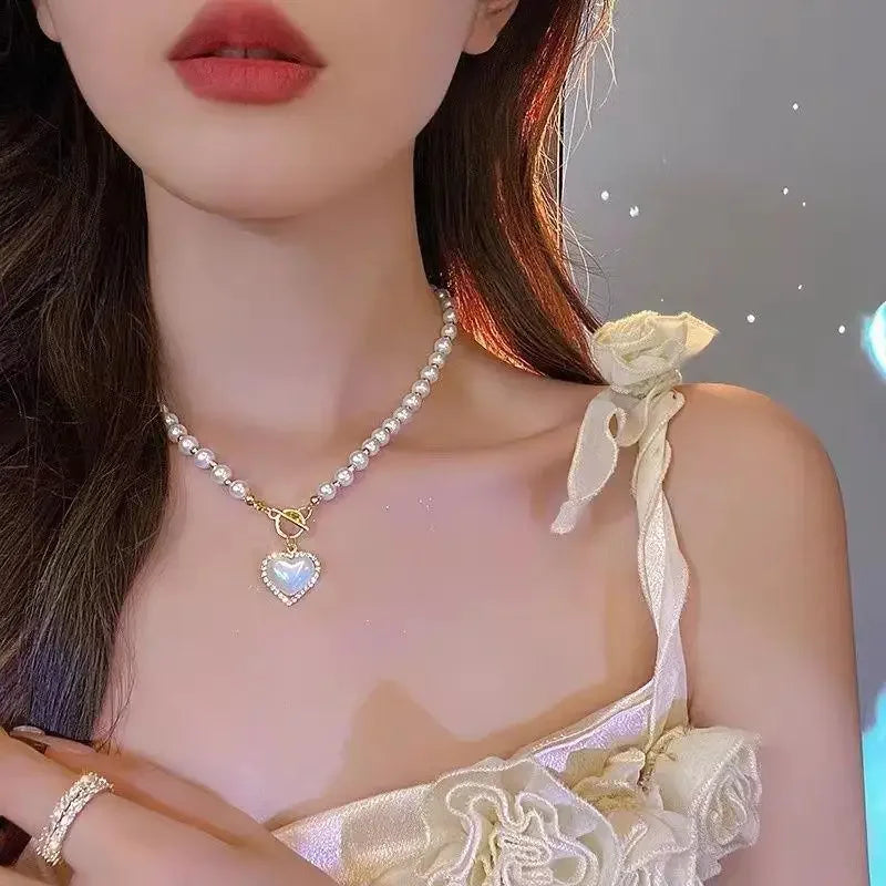 Collar de perlas tipo gargantilla con cuentas